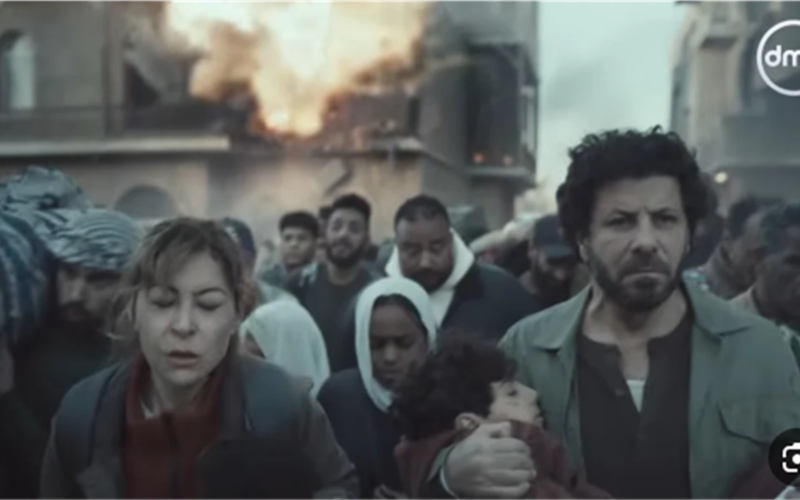 طائرات تلقي مساعدات للنازحين والشاحنات تنتظر الدخول في صحاب الأرض الحلقة 13